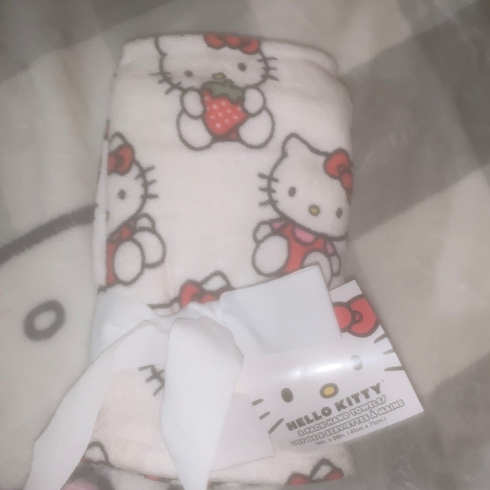 hello kitty 2 pack hand towels